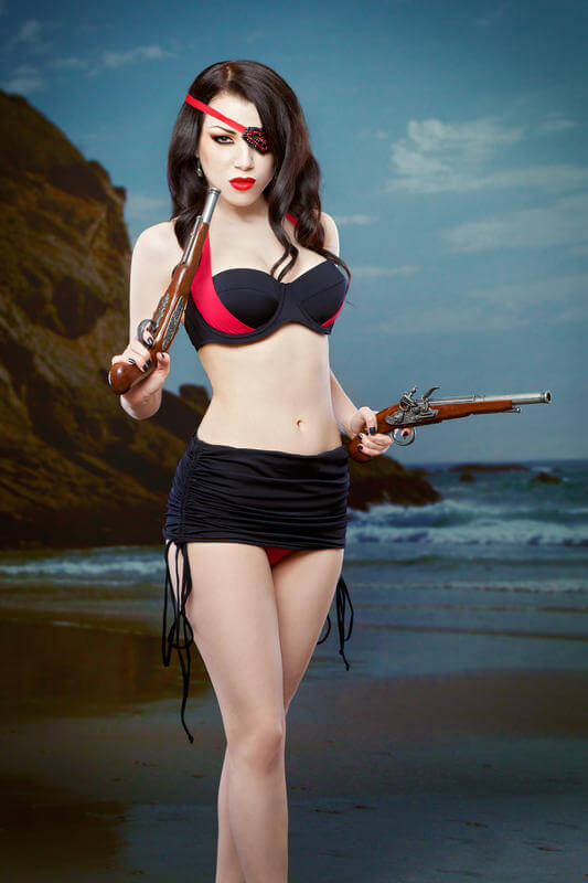 Kiss Me Deadly - elegant retro lingerie for femme fatales