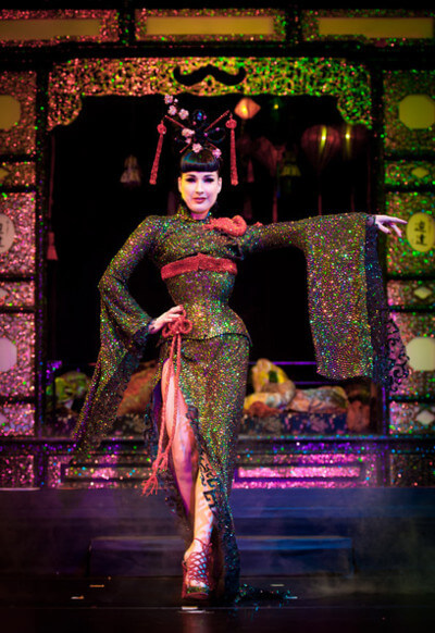 dita opium den 1